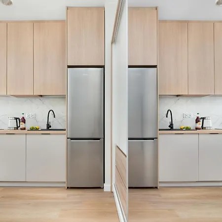 Apartment Boho Burgund Apart Z Balkonem I Parkingiem Niedaleko Centrum Lodzi By Renters Lodz