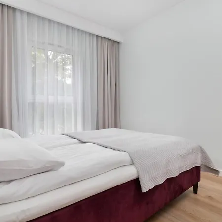 Boho Burgund Apart Z Balkonem I Parkingiem Niedaleko Centrum Lodzi By Renters *